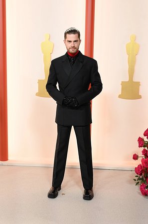 Oscars 2023: Οι εμφανίσεις στο (κι ας μην ήταν κόκκινο!) χαλί των Όσκαρ