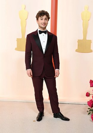 Oscars 2023: Οι εμφανίσεις στο (κι ας μην ήταν κόκκινο!) χαλί των Όσκαρ