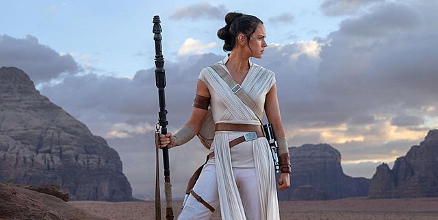 Το «Star Wars» επιστρέφει στη μεγάλη οθόνη με Ρέι και τρεις νέες ταινίες