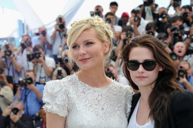 Κίρστεν Ντανστ και Κρίστεν Στιούαρτ στο photocall του  On the Road 