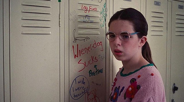 Ευτυχία! Eλίζαμπεθ Όλσεν και Τσαρλς Μέλτον στη νέα ταινία του Τοντ Σόλοντζ