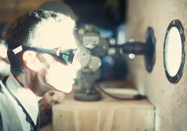 «Oppenheimer» (DP, Χόιτ Βαν Χόιτεμα)