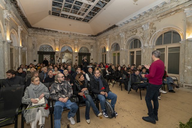 Η συνταρακτική «Ζώνη Ενδιαφέροντος» σε μια αξέχαστη Νύχτα Πρεμιέρας στο Ξενοδοχείο Μπάγκειον