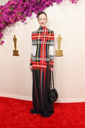 OSCARS 2024: Οι εμφανίσεις στο κόκκινο χαλί των Όσκαρ