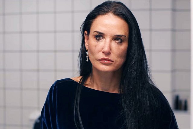 Μία είναι η ουσία: Τρέιλερ για το «The Substance» με τις Ντέμι Μουρ και Μάργκαρετ Κουόλι