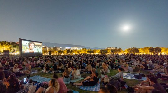 14ο AOAFF powered by ΔΕΗ: Ένας μαραθώνιος προβολών στο Πάρκο Σταύρος Νιάρχος με φόντο την πανσέληνο