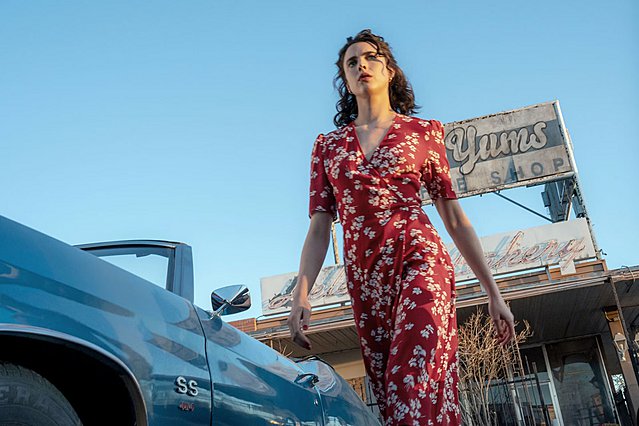 Τρέιλερ «Honey Don't»: Η Μάργκαρετ Κουόλι κυνηγά τον Κρις Έβανς
