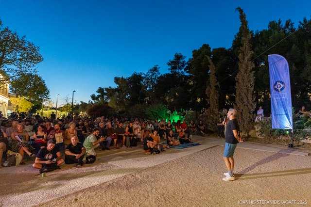 15ο AOAFF powered by ΔΕΗ: Η επετειακή προβολή της «Τιμής των Πρίτζι» κάτω από την Ακρόπολη