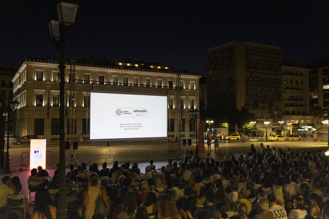 15o AOAFF powered by ΔΕΗ: Ο «Εραστής της Κομμώτριας» σαγήνευσε την Πλατεία Κοτζιά