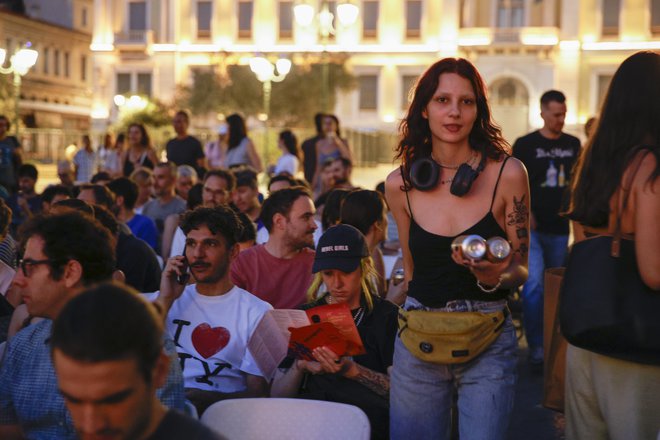 15o AOAFF powered by ΔΕΗ: Ο «Εραστής της Κομμώτριας» σαγήνευσε την Πλατεία Κοτζιά