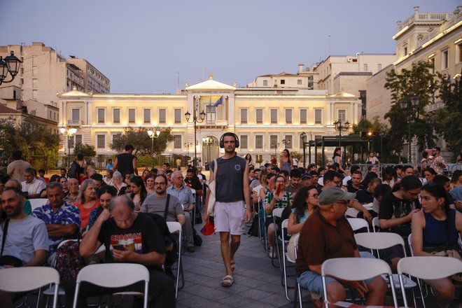 15o AOAFF powered by ΔΕΗ: Ο «Εραστής της Κομμώτριας» σαγήνευσε την Πλατεία Κοτζιά