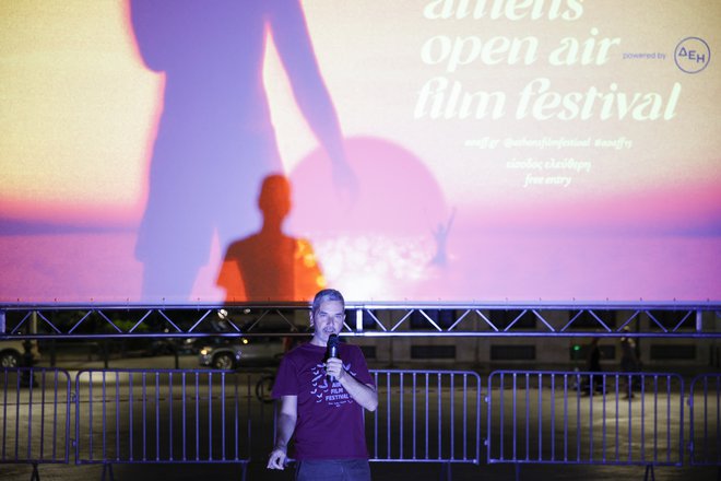 15o AOAFF powered by ΔΕΗ: Ο «Εραστής της Κομμώτριας» σαγήνευσε την Πλατεία Κοτζιά