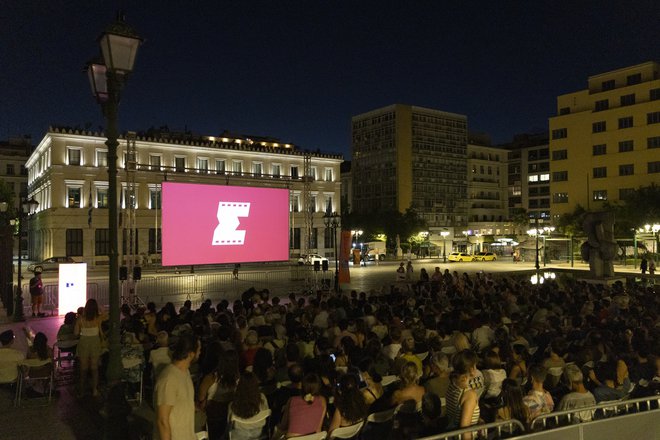 15o AOAFF powered by ΔΕΗ: Ο «Εραστής της Κομμώτριας» σαγήνευσε την Πλατεία Κοτζιά