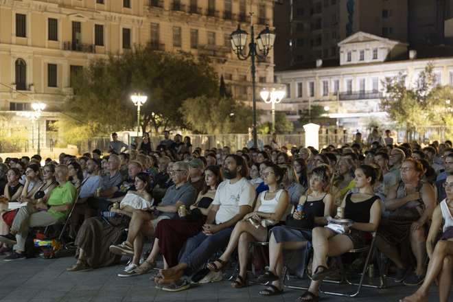 15o AOAFF powered by ΔΕΗ: Ο «Εραστής της Κομμώτριας» σαγήνευσε την Πλατεία Κοτζιά