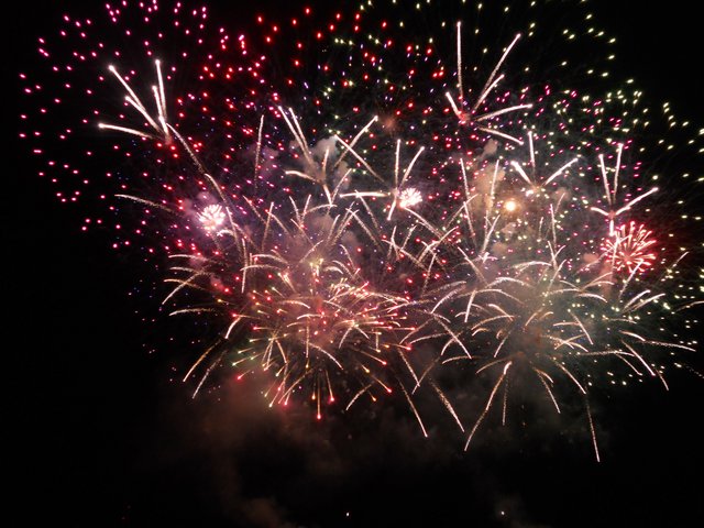 Πενήντα κεράκια στο θερινό των Καννών Πενήντα κεράκια στο θερινό των Καννών