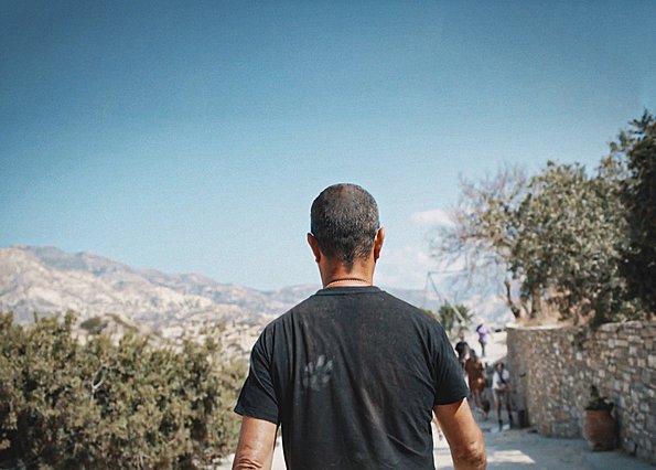 Η συγκινητική ιστορία του «Takis Shelter» ξεκινά το Φεστιβάλ Ντοκιμαντέρ CineDoc