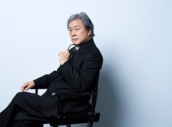 Η εργατική τάξη πάει στην κόλαση: Ο Παρκ Τσαν Γουκ μας μιλάει για το «Καμία Άλλη Επιλογή», τη δαιμόνια νέα ταινία του