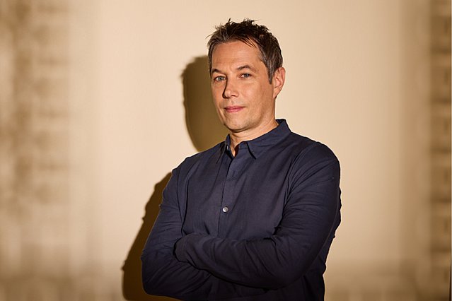 Τις 100 μέρες και τα μάτια μας, διατείνεται ο Σον Μπέικερ με αφορμή τις εξελίξεις στο στουντιακό Χόλιγουντ