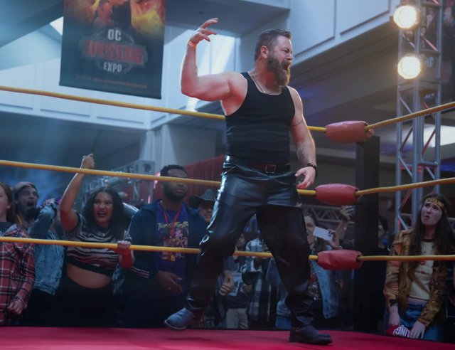 Μισέλ Φάιφερ, Νικόλ Κιντμαν, Ελ Φάνινγκ και όχι μόνο! Πρώτες εικόνες από το «Margot’s got Money Τroubles»