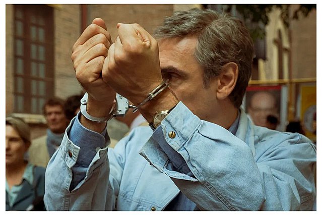 Τρέιλερ «Portobello»: Ο Μάρκο Μπελόκιο επιστρέφει ακαταπόνητος με μίνι σειρά