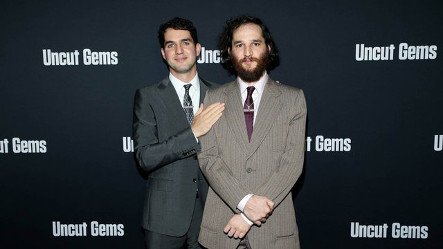 Χολιγουντιανές έριδες, ή πώς και γιατί τα «έσπασαν» οι αδελφοί Σαφντί Χολιγουντιανές έριδες, ή πώς και γιατί τα «έσπασαν» οι αδελφοί Σαφντί