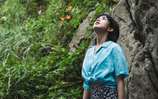 Δύο Εποχές, Δύο Ξένοι