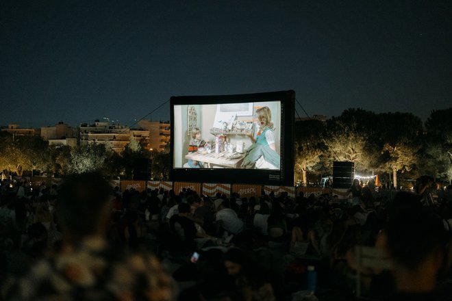 Full Moon Sleepover: Η παράδοση που έγινε λατρεία!