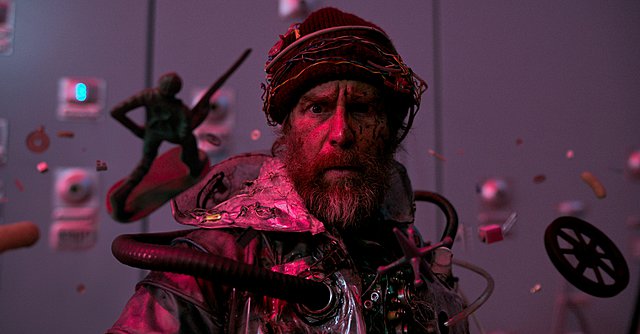 Ο Σαμ Ρόκγουελ μας προειδοποιεί! Κερδίστε προσκλήσεις για την πρεμιέρα της ταινίας «Good Luck, Have Fun, Don't Die»