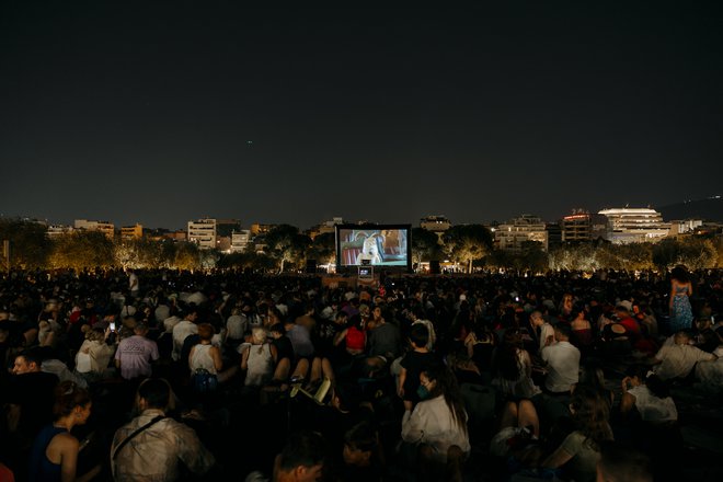 Full Moon Sleepover: Η παράδοση που έγινε λατρεία!