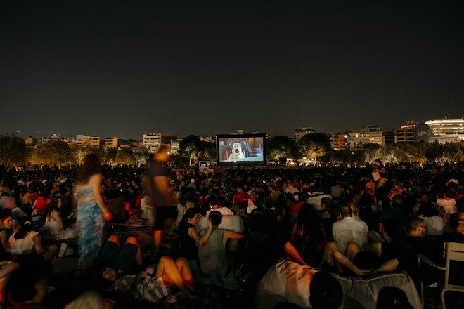 Full Moon Sleepover: Η παράδοση που έγινε λατρεία!