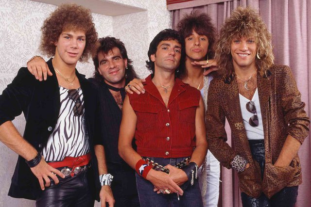 Ποπ, Χόλιγουντ και άφθονη λακ: Biopic και για τους Bon Jovi