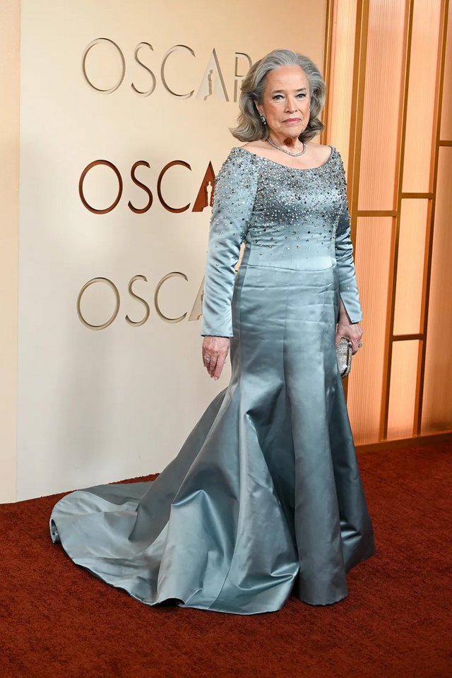 OSCARS 2026: Οι εμφανίσεις στο κόκκινο χαλί των Όσκαρ