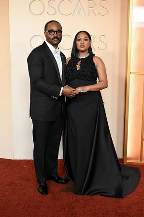 OSCARS 2026: Οι εμφανίσεις στο κόκκινο χαλί των Όσκαρ