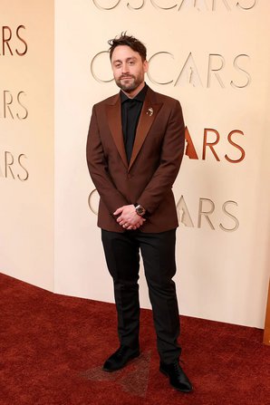 OSCARS 2026: Οι εμφανίσεις στο κόκκινο χαλί των Όσκαρ