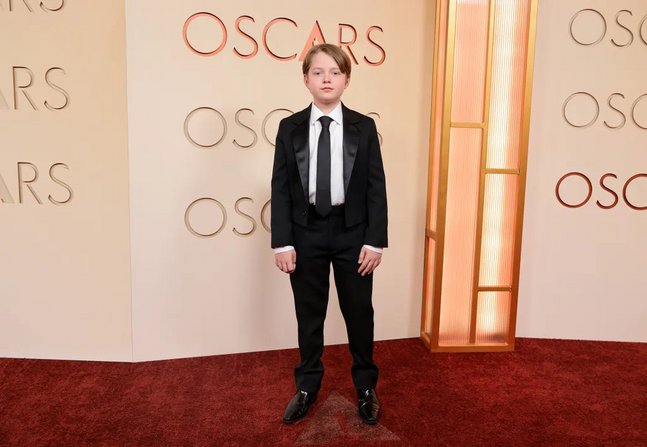 OSCARS 2026: Οι εμφανίσεις στο κόκκινο χαλί των Όσκαρ