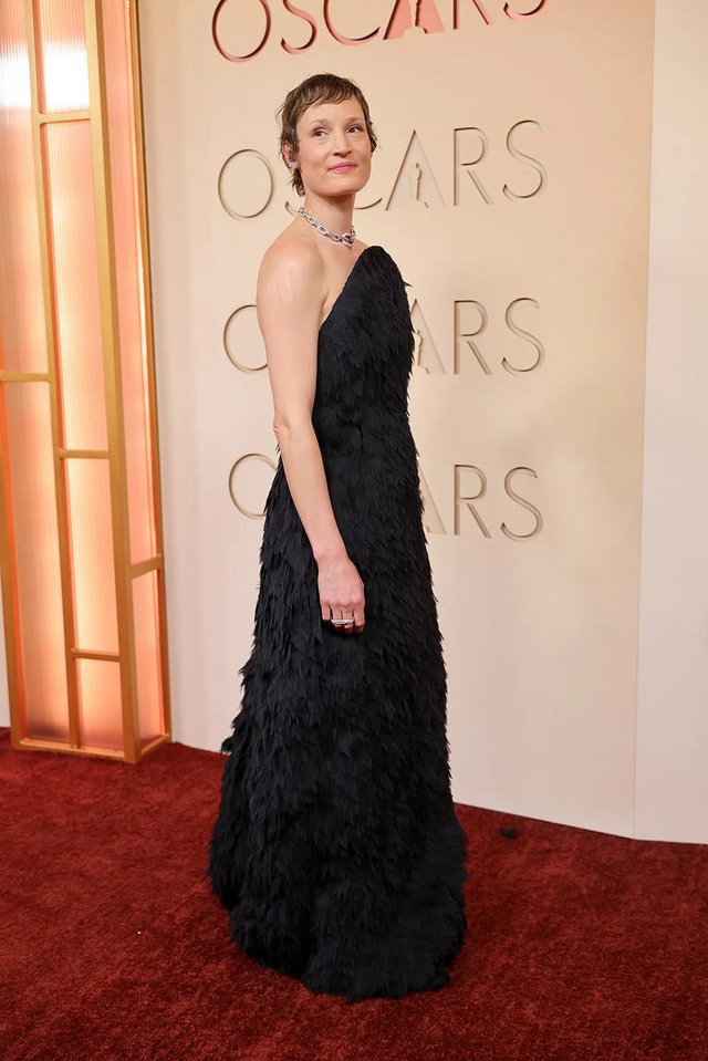 OSCARS 2026: Οι εμφανίσεις στο κόκκινο χαλί των Όσκαρ