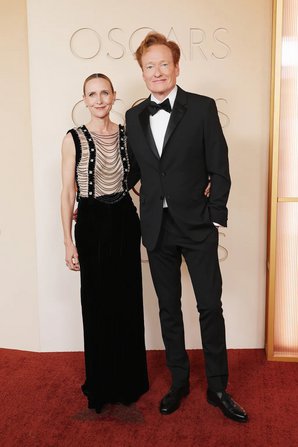 OSCARS 2026: Οι εμφανίσεις στο κόκκινο χαλί των Όσκαρ