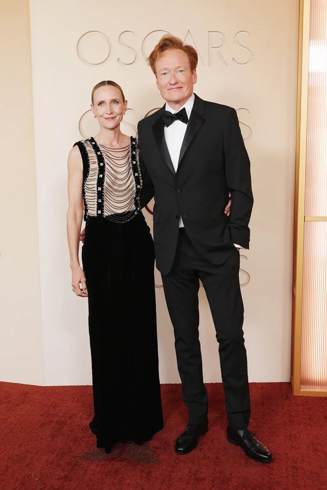 OSCARS 2026: Οι εμφανίσεις στο κόκκινο χαλί των Όσκαρ