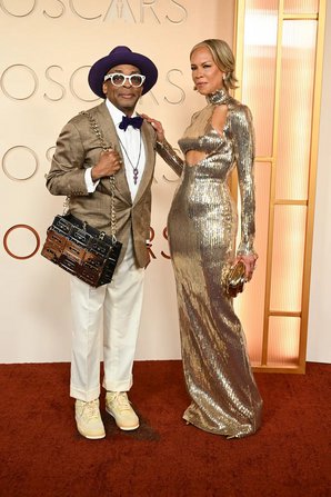 OSCARS 2026: Οι εμφανίσεις στο κόκκινο χαλί των Όσκαρ