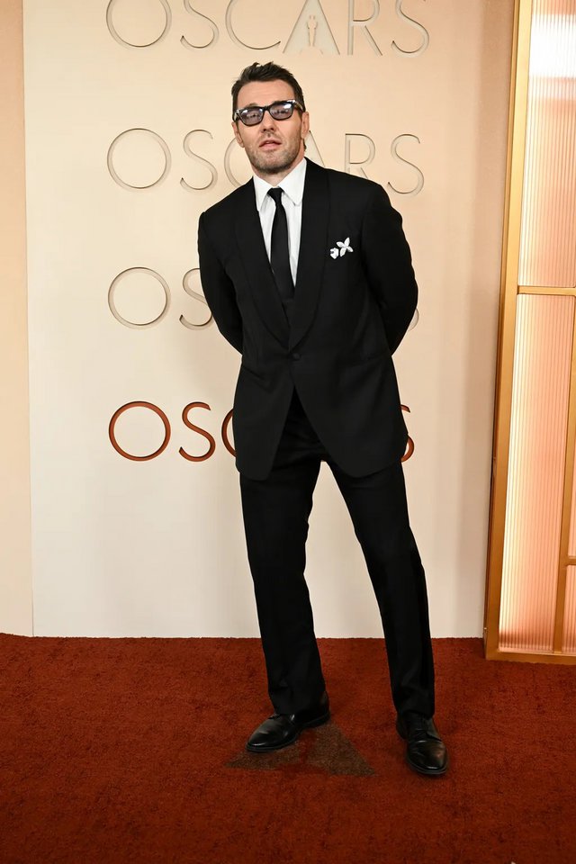 OSCARS 2026: Οι εμφανίσεις στο κόκκινο χαλί των Όσκαρ