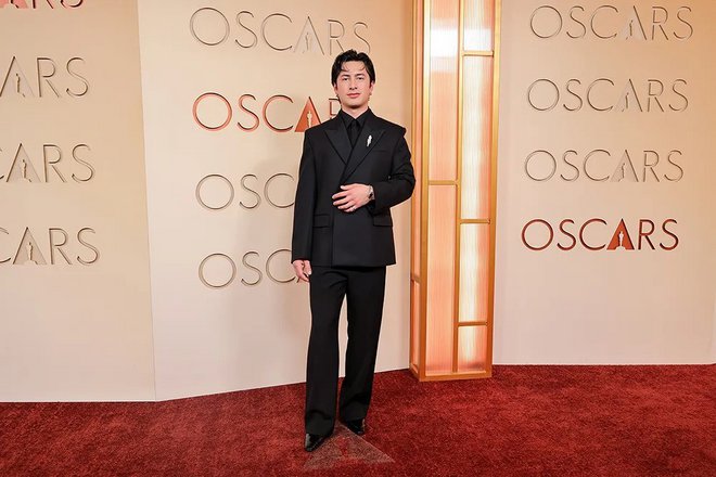 OSCARS 2026: Οι εμφανίσεις στο κόκκινο χαλί των Όσκαρ