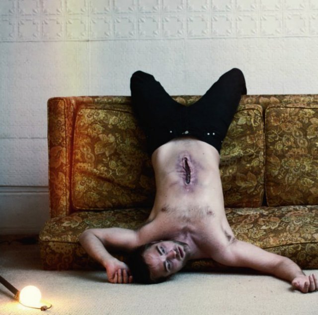 Ο Πάτινσον φωτογραφίζεται για τον Κρόνενμπεργκ