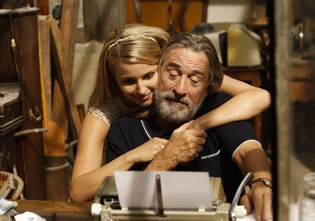 Νέες φωτογραφίες και κλιπάκια του «Malavita»: Προσοχή, όχι συνηθισμένη οικογένεια.