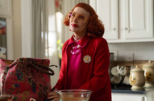 Νάτα μας: Origin story της θείας Γκλάντις ετοιμάζει η Warner