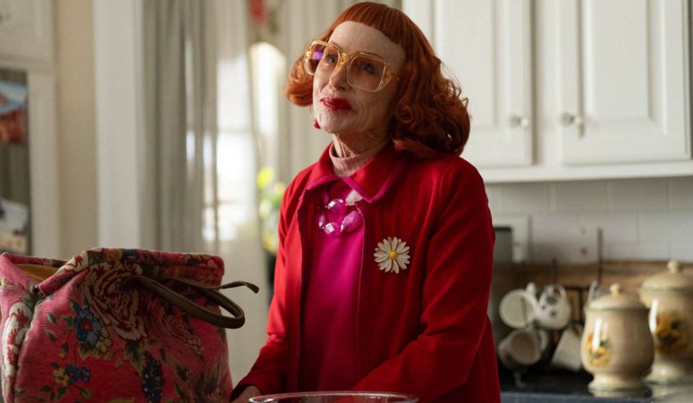 Νάτα μας: Origin story της θείας Γκλάντις ετοιμάζει η Warner