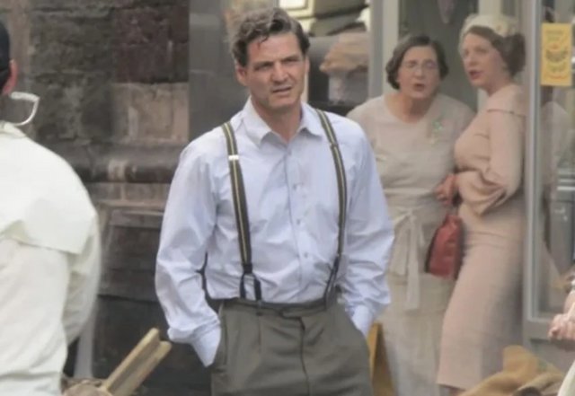 «De Noche»: Πρώτες εικόνες Πέδρο Πασκάλ και Τοντ Χέινς από τα γυρίσματα ενός ήδη πολύκροτου queer-noir