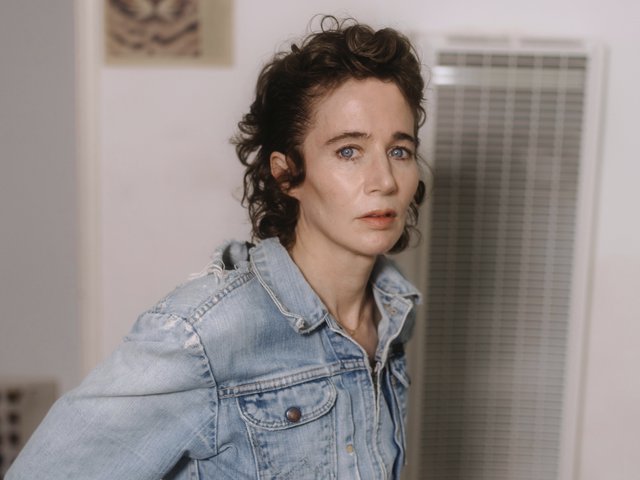 «Εγώ Εσύ και Όλοι οι Γνωστοί»: Η Μιράντα Τζουλάι έρχεται στη Στέγη!