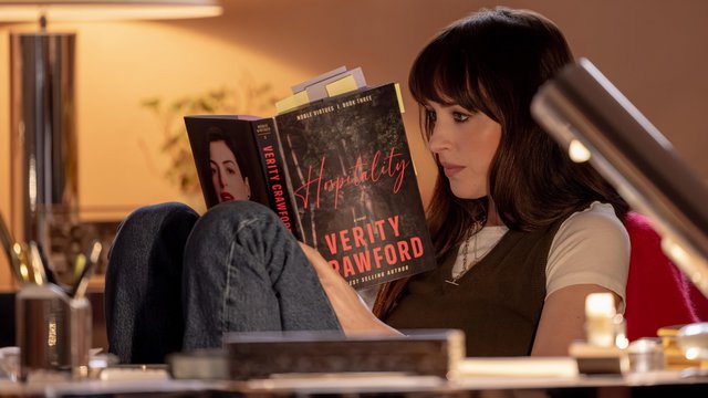 Τρέιλερ «Verity»: Η Αν Χάθαγουεϊ και η Ντακότα Τζόνσον σε διασκευή βιβλίου της Κολίν Χούβερ