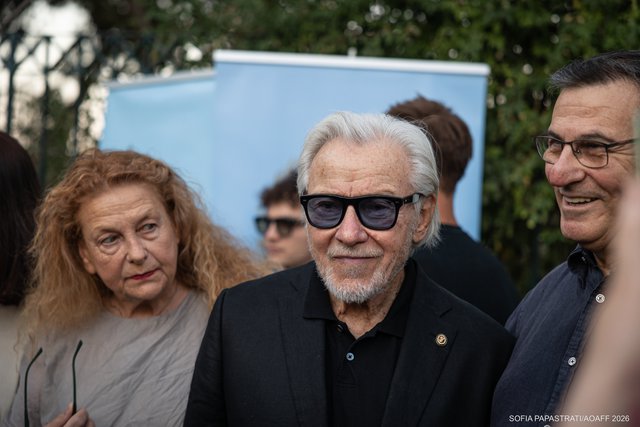 “Theo, I’m here again!”: Ο Χάρβεϊ Καϊτέλ συγκίνησε την Αθήνα στην έναρξη του 16ου AOAFF powered by ΔΕΗ