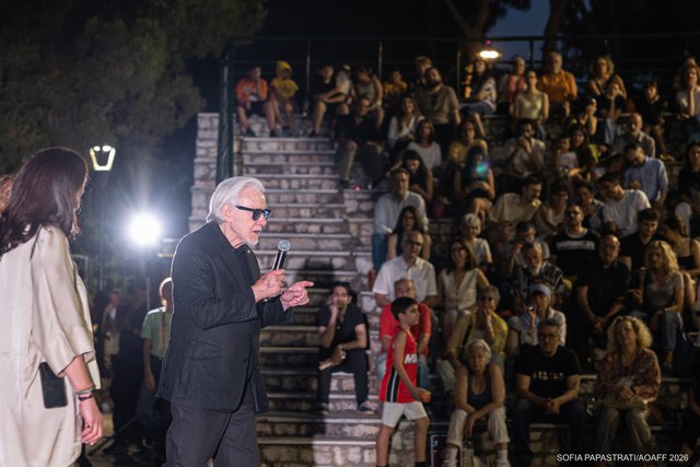 “Theo, I’m here again!”: Ο Χάρβεϊ Καϊτέλ συγκίνησε την Αθήνα στην έναρξη του 16ου AOAFF powered by ΔΕΗ